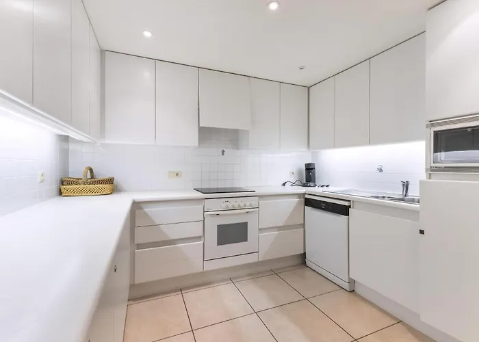 アパート Seastar 0202 Met Garage *